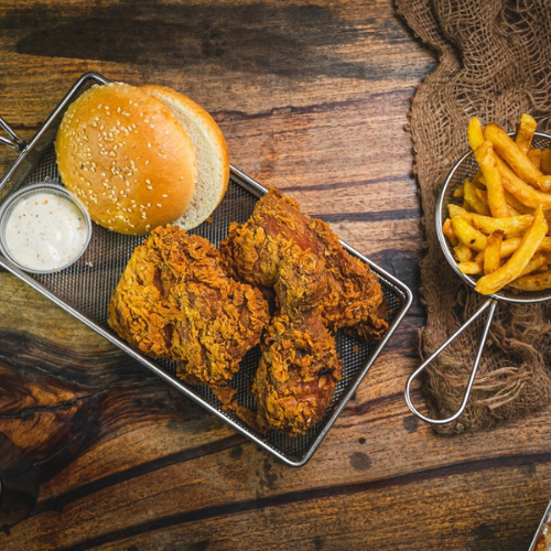 Snack Meal (2pcs Chicken + Fries + Bun + Cola) 20.00AED